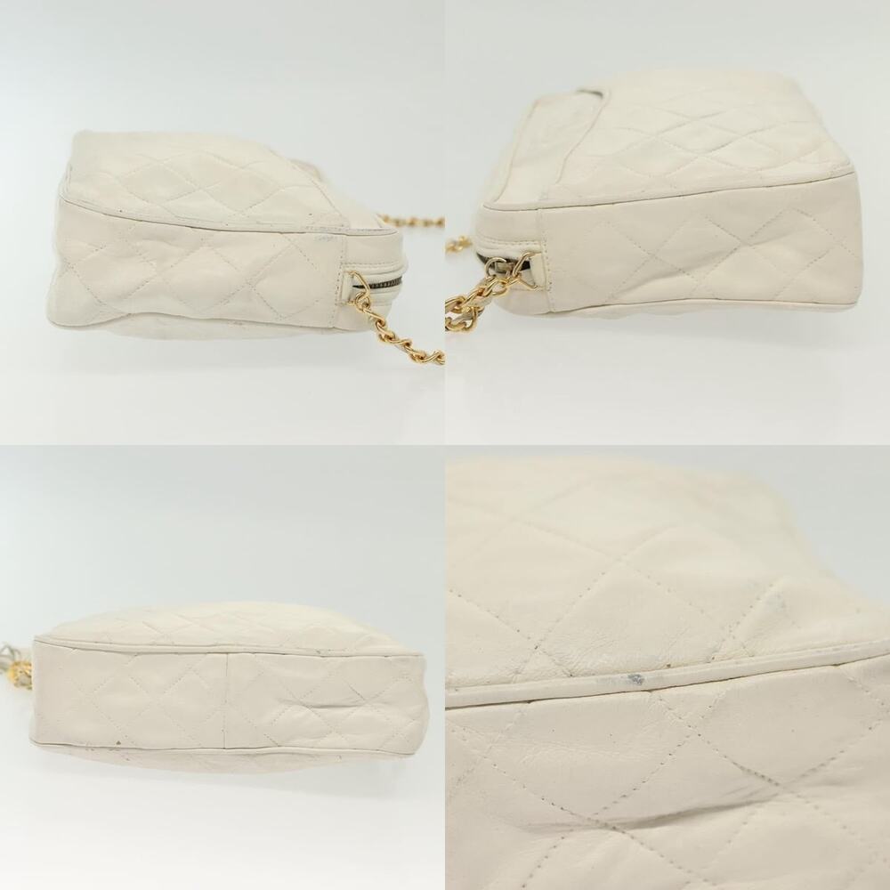 Chanel Matelasse Chain Shoulder Bag - Picture 3 of 7